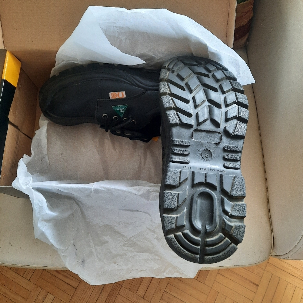 Steel toe shoes